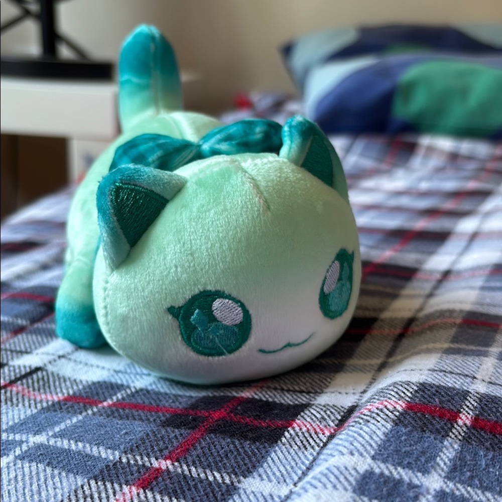 Mint Green Aphmau Meemeow
